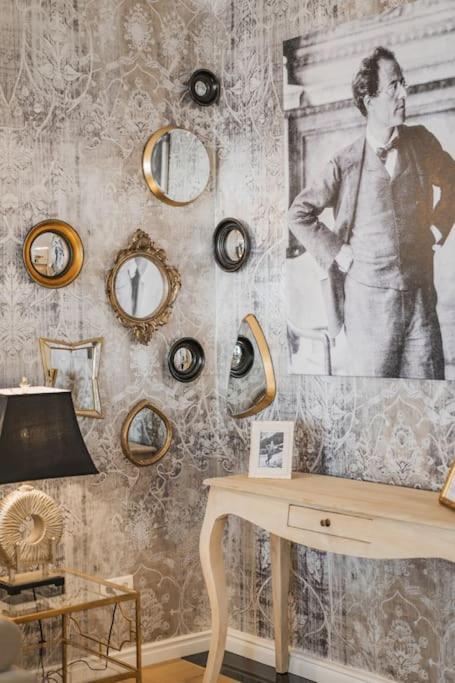 Vivid City Gem - A Reminiscence Of Gustav Mahler Appartement *
